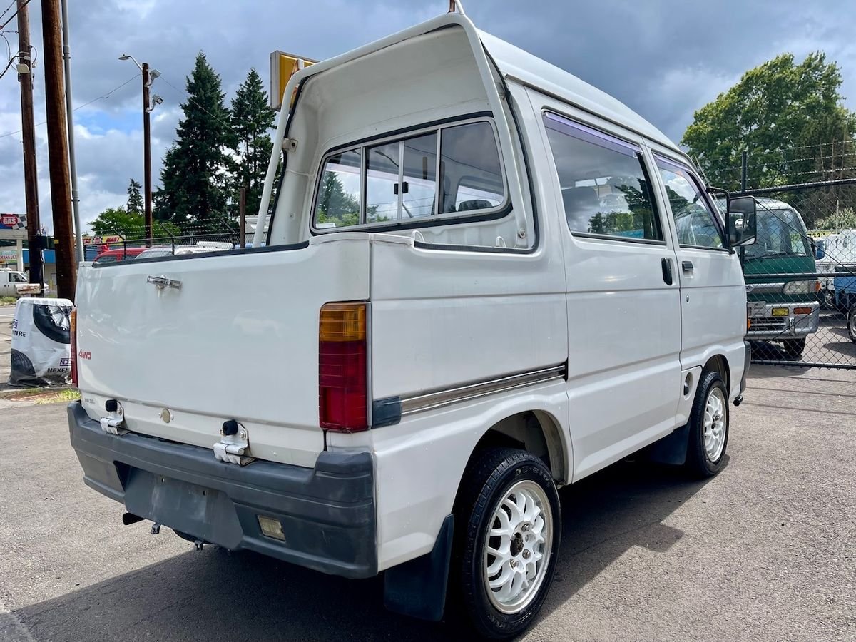 1993 Daihatsu Hijet JDM car for sale — photo 6 of 9