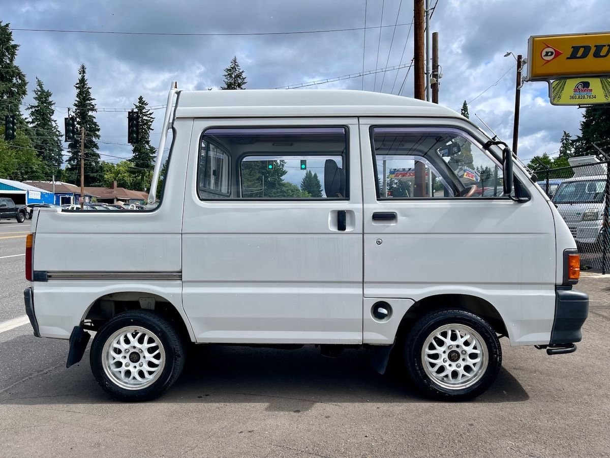 1993 Daihatsu Hijet JDM car for sale — photo 7 of 9