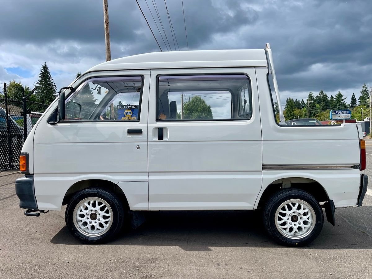 1993 Daihatsu Hijet JDM car for sale — photo 3 of 9