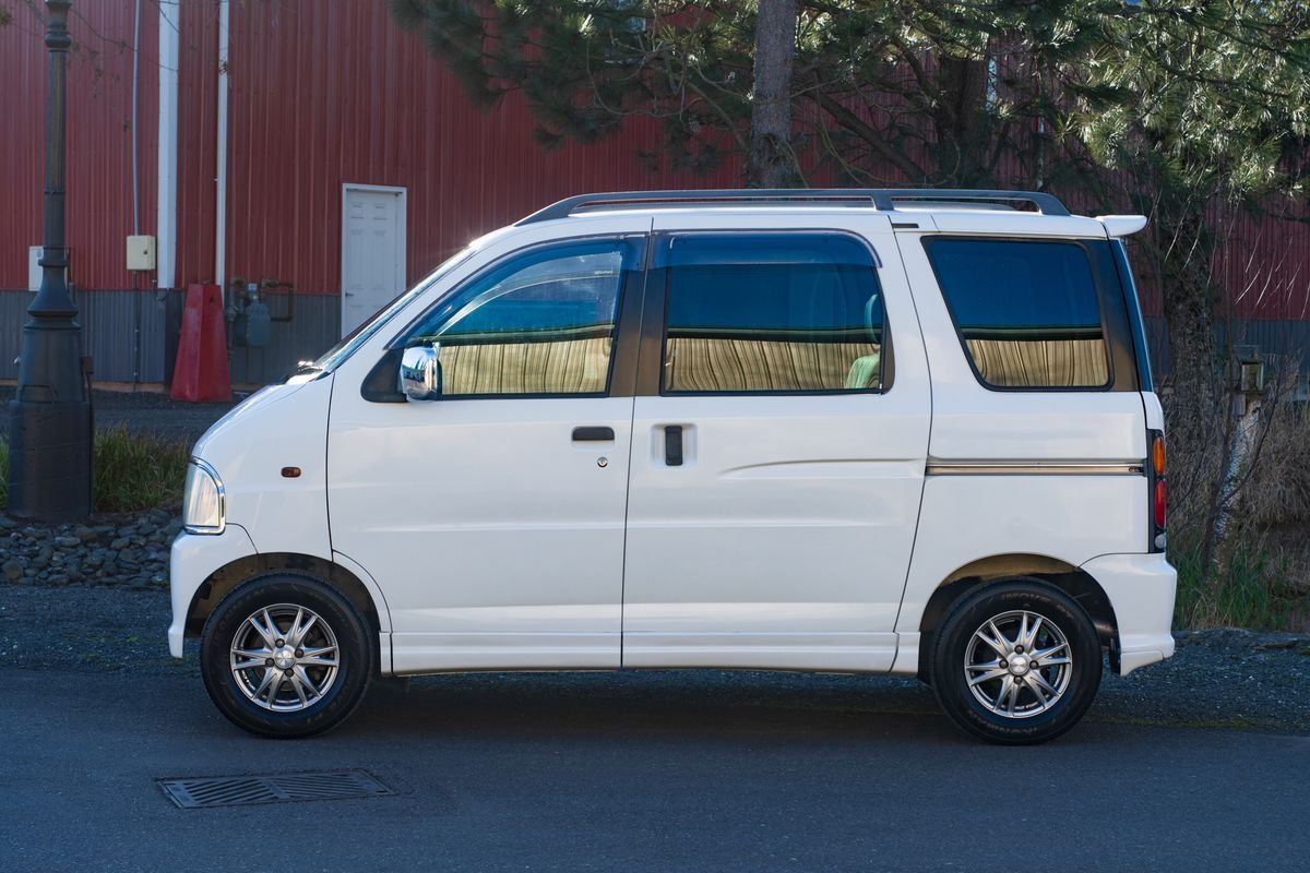 1999 Daihatsu Atrai JDM car for sale — photo 3 of 9