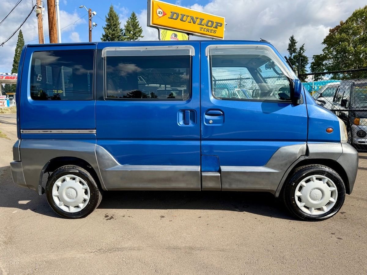 1999 Mitsubishi Town Box JDM car for sale — photo 8 of 9