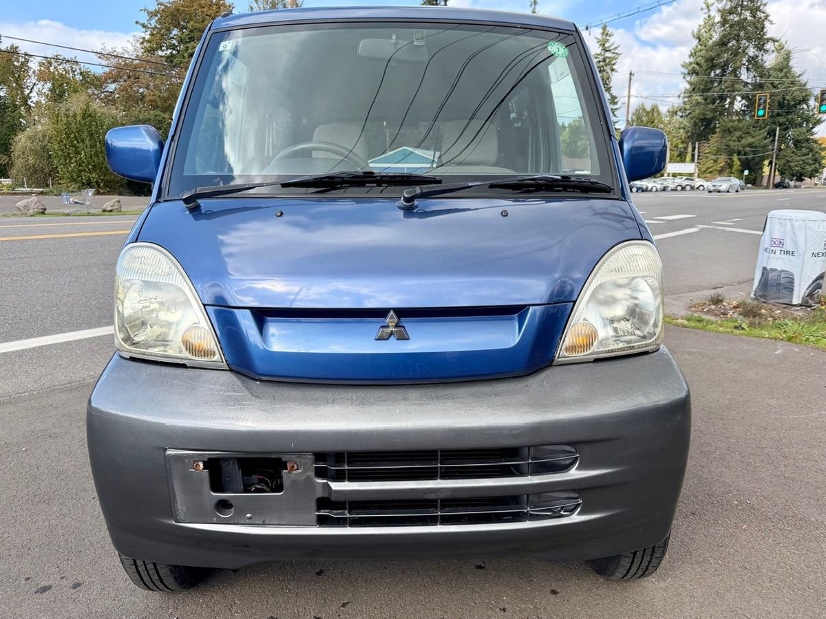 1999 Mitsubishi Town Box JDM car for sale — photo 2 of 9