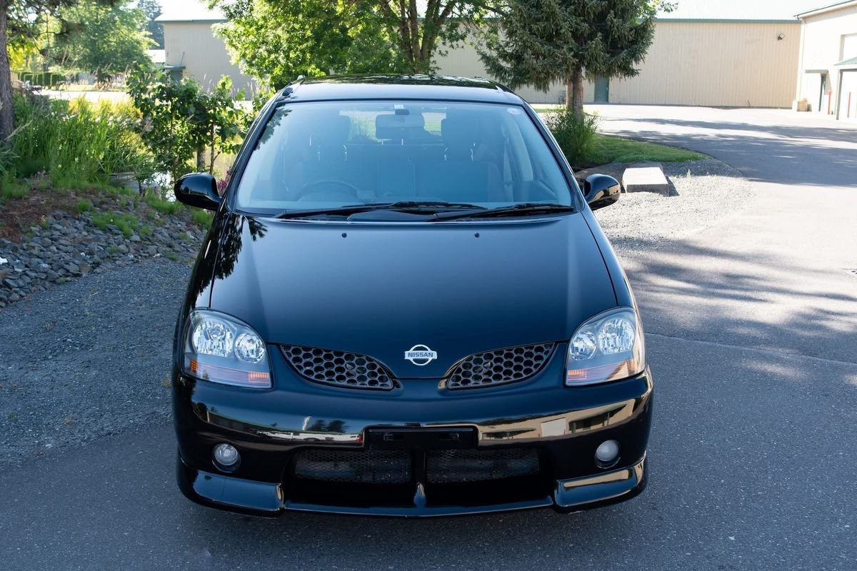 1999 Nissan Tino JDM car for sale — photo 2 of 9