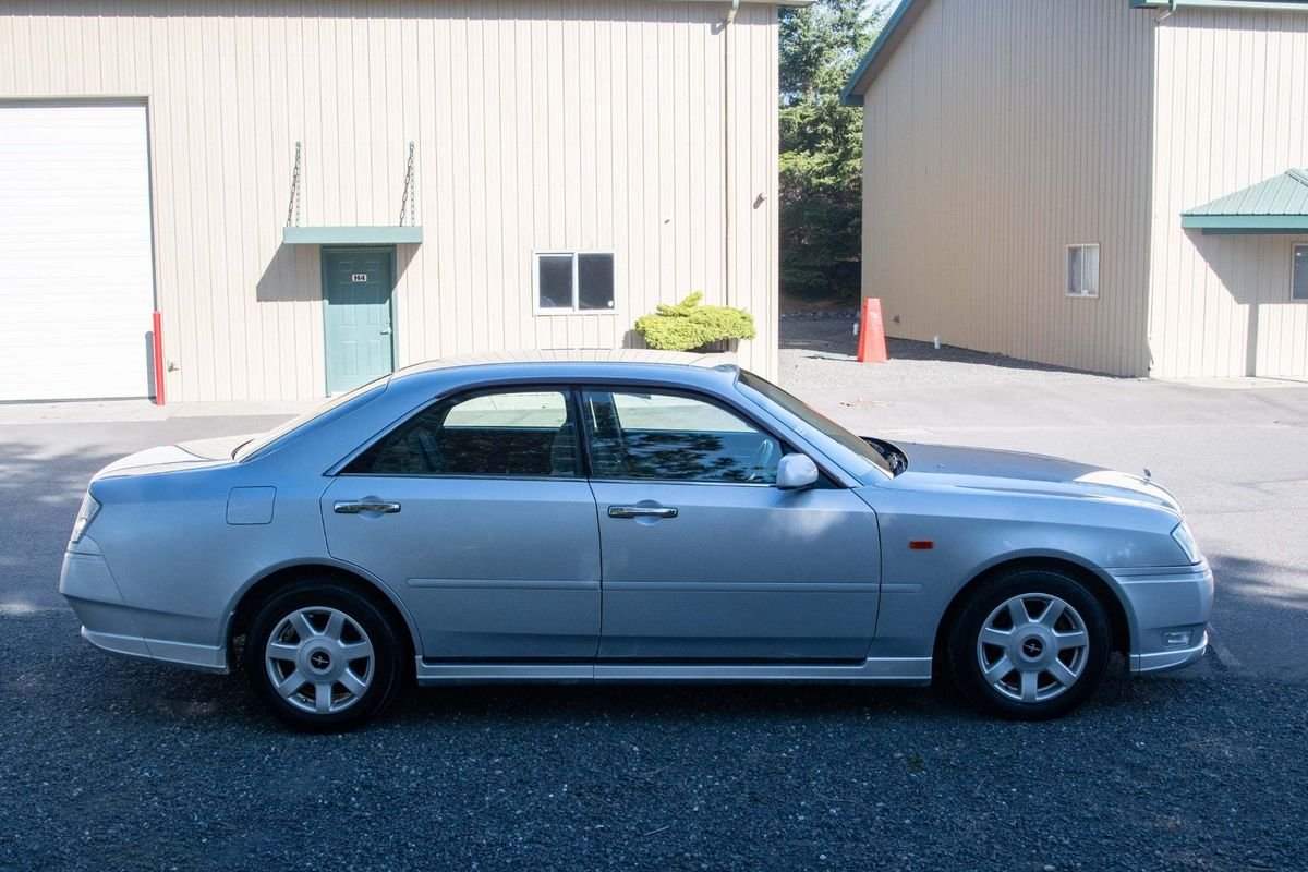 2000 Nissan Gloria JDM car for sale — photo 7 of 9