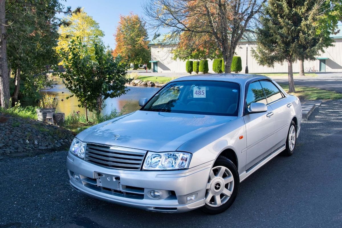 2000 Nissan Gloria JDM car for sale — photo 2 of 9