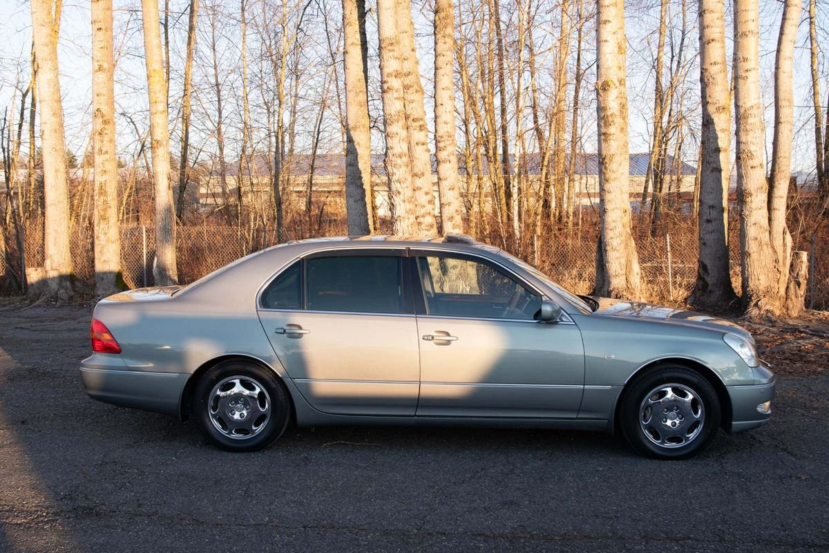 2000 Toyota Celsior JDM car for sale — photo 7 of 9
