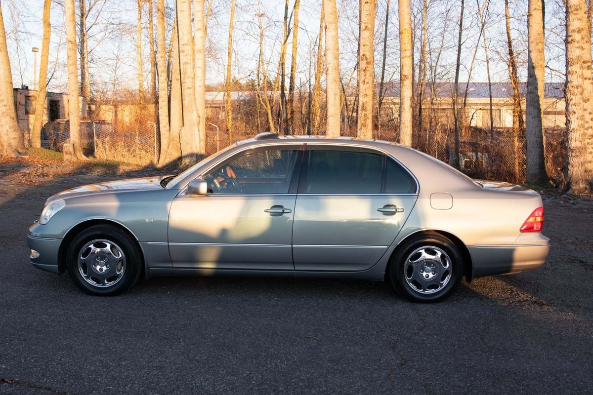 2000 Toyota Celsior JDM car for sale — photo 3 of 9