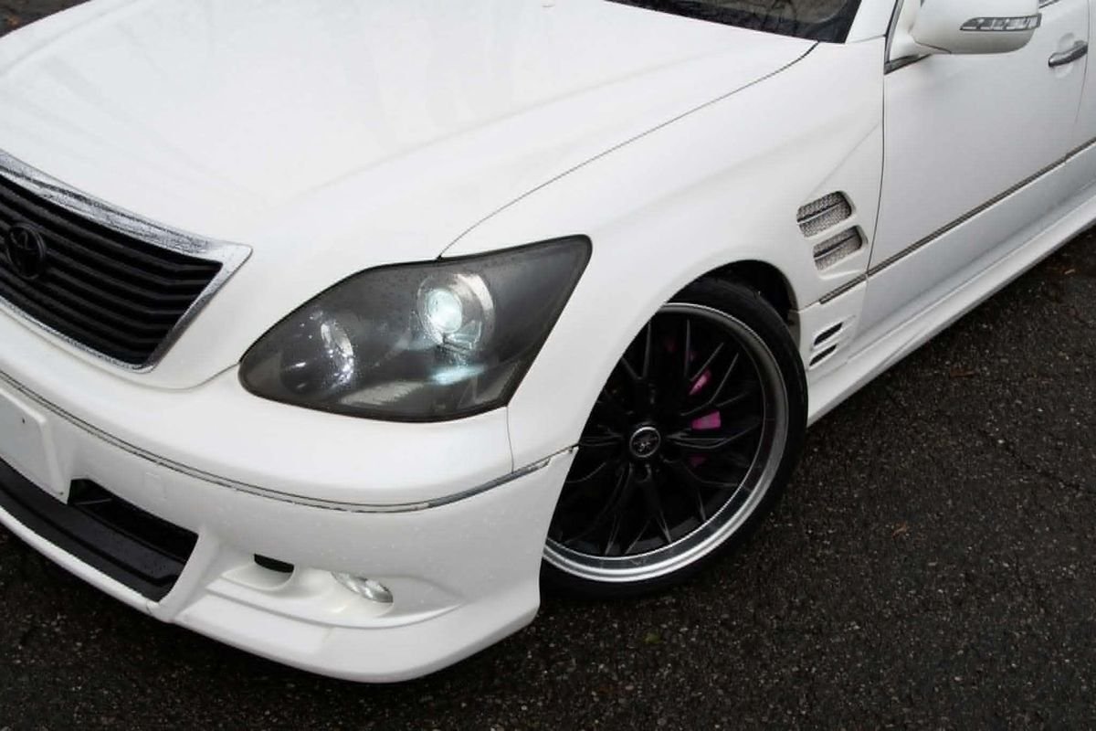2000 Toyota Celsior JDM car for sale — photo 8 of 9
