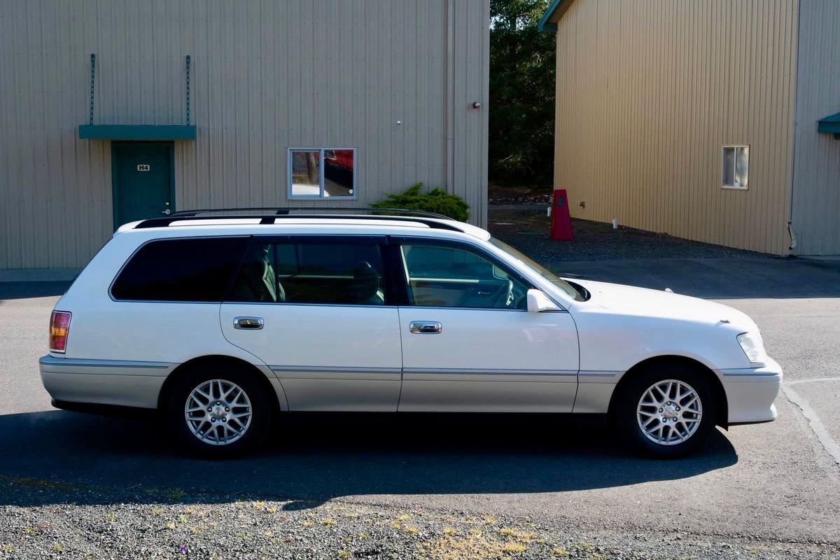 2000 Toyota Crown JDM car for sale — photo 7 of 9