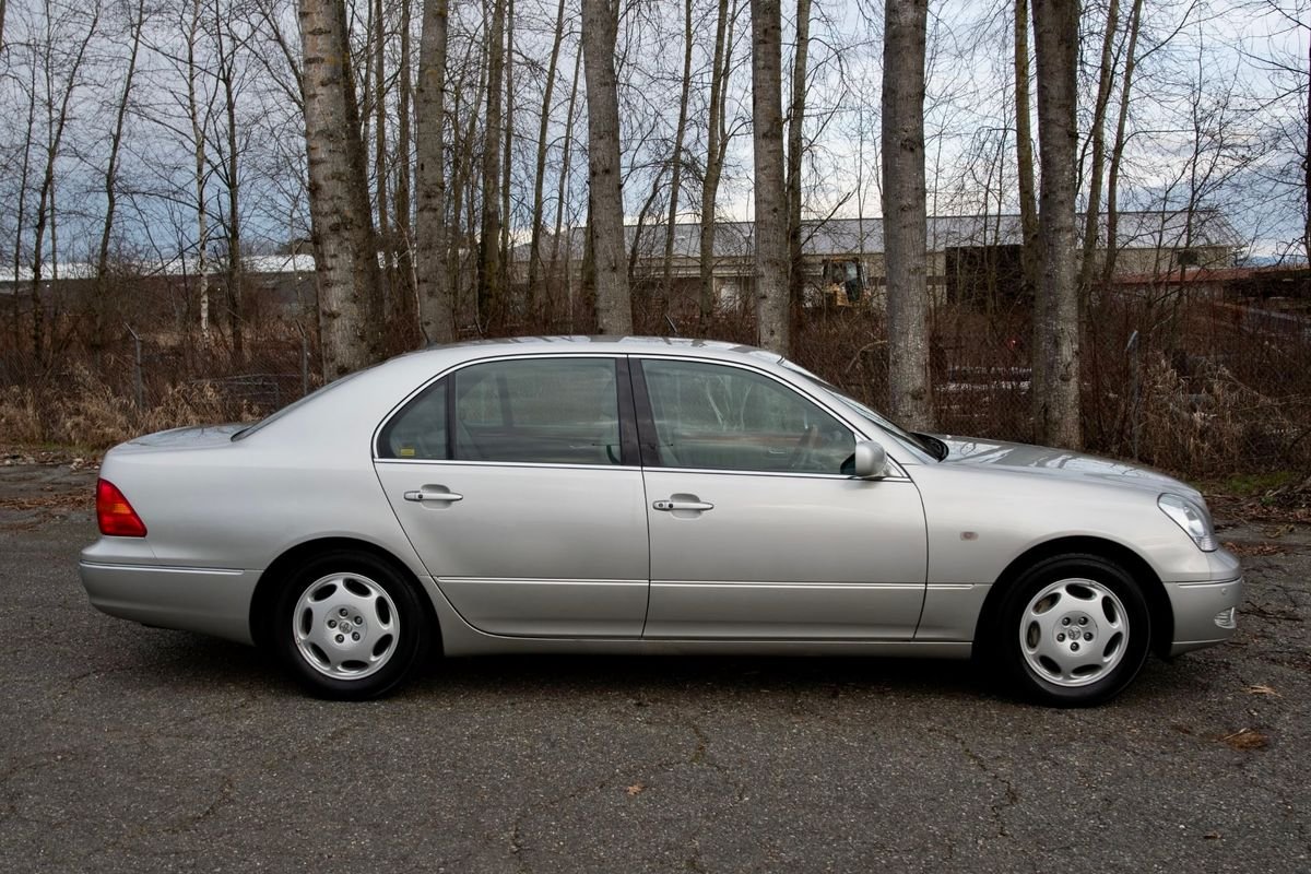 2001 Toyota Celsior JDM car for sale — photo 7 of 9