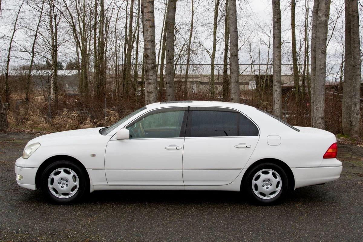 2001 Toyota Celsior JDM car for sale — photo 3 of 9