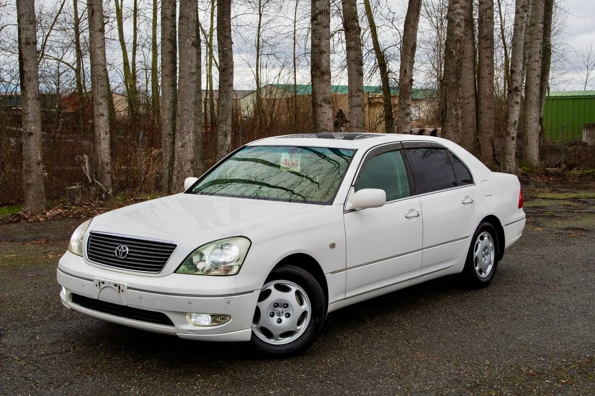 2001 Toyota Celsior JDM car for sale — photo 2 of 9