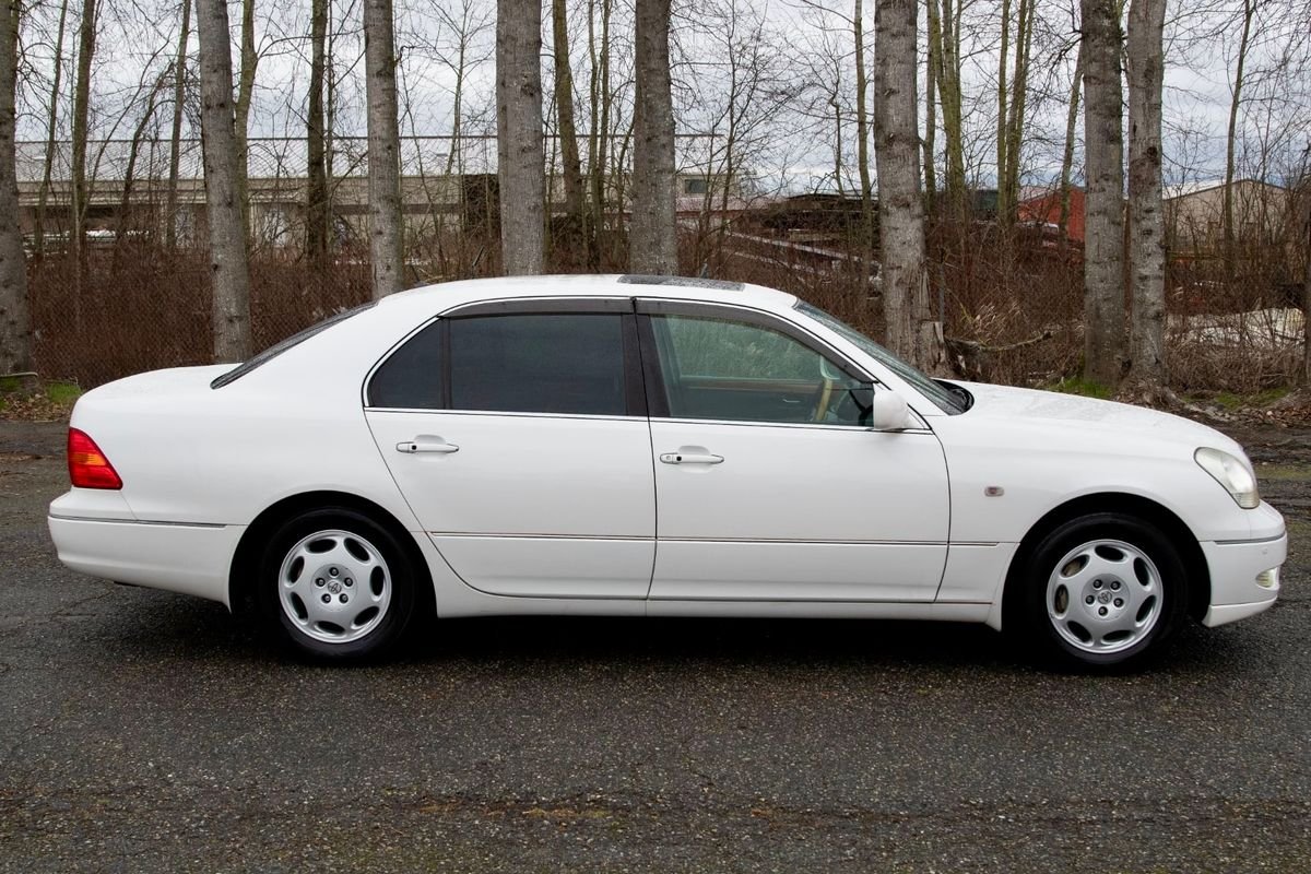 2001 Toyota Celsior JDM car for sale — photo 7 of 9