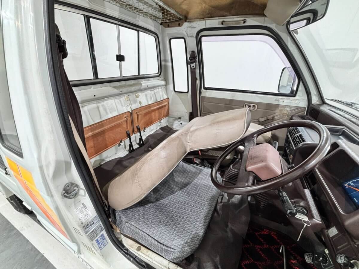1989 Daihatsu Hijet JDM car for sale — photo 10 of 25