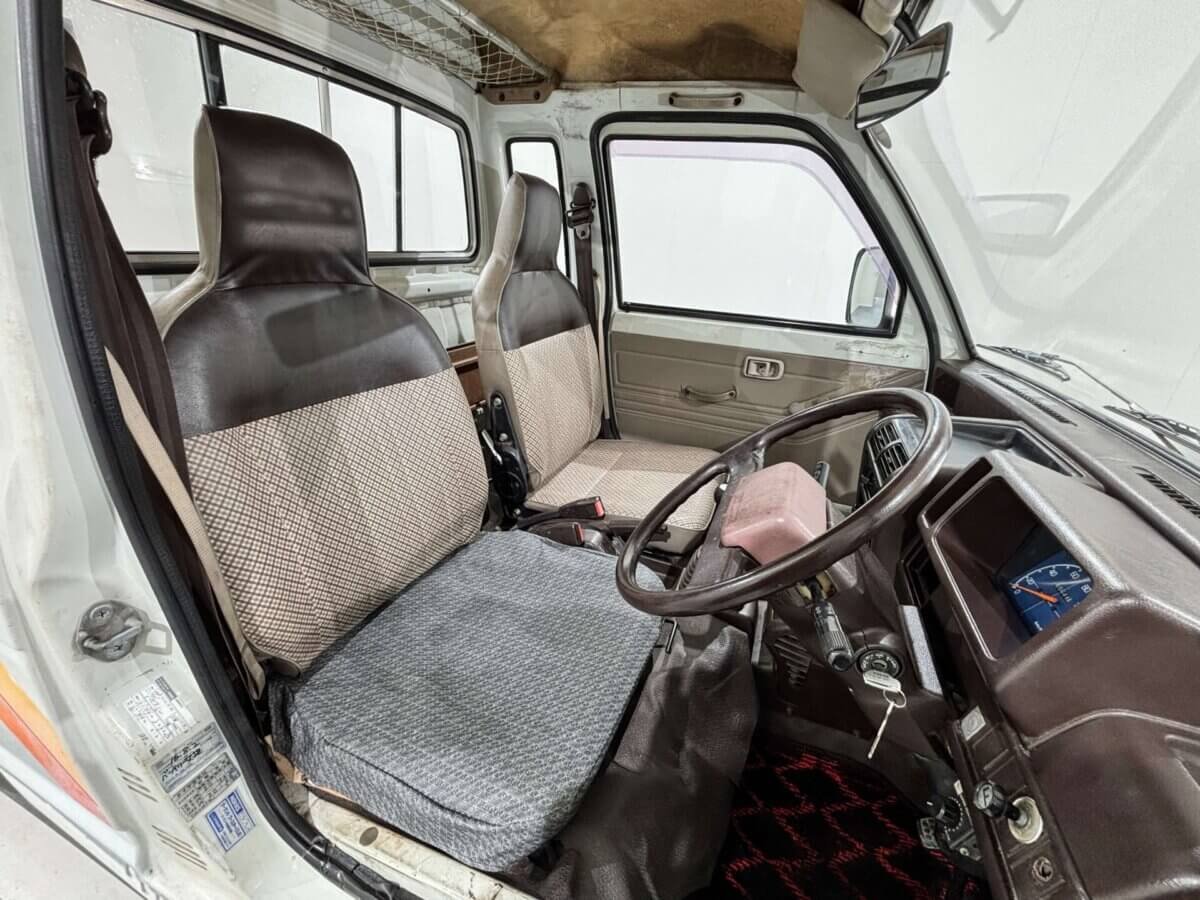 1989 Daihatsu Hijet JDM car for sale — photo 8 of 25