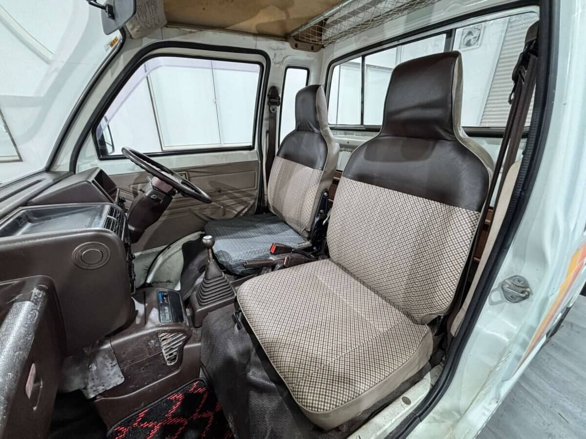 1989 Daihatsu Hijet JDM car for sale — photo 9 of 25