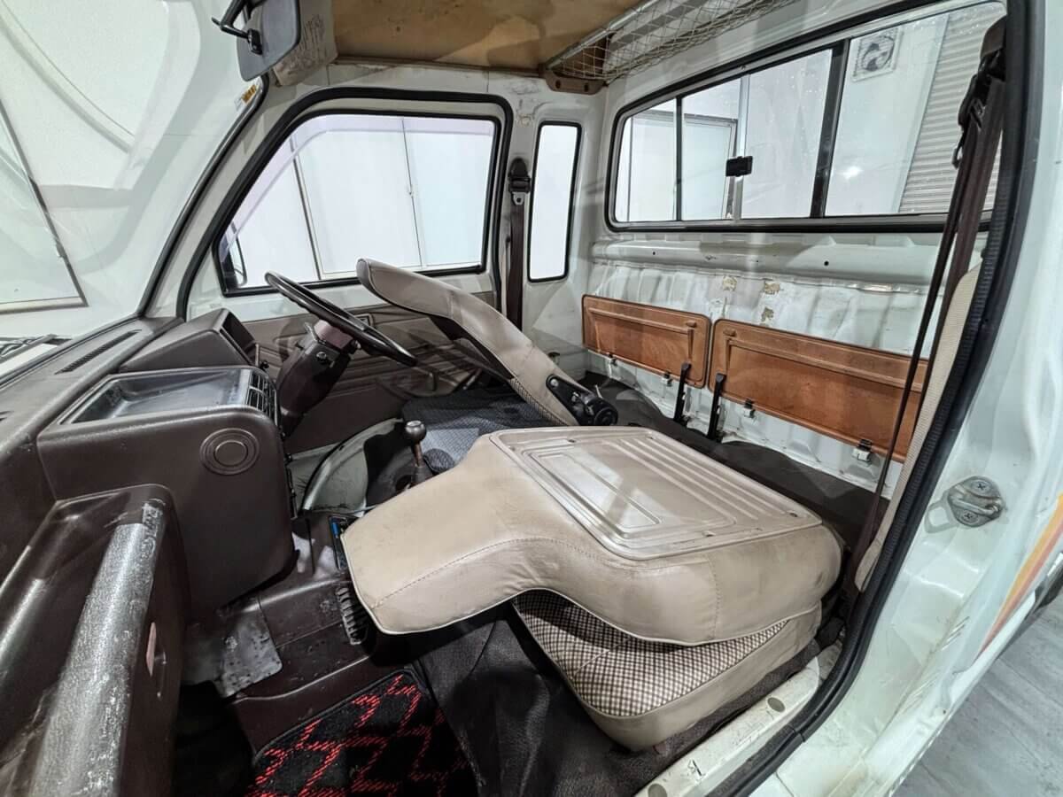 1989 Daihatsu Hijet JDM car for sale — photo 11 of 25