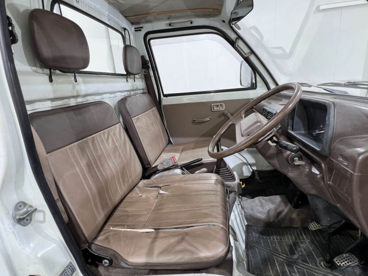 1990 Daihatsu Hijet JDM car for sale — photo 8 of 24