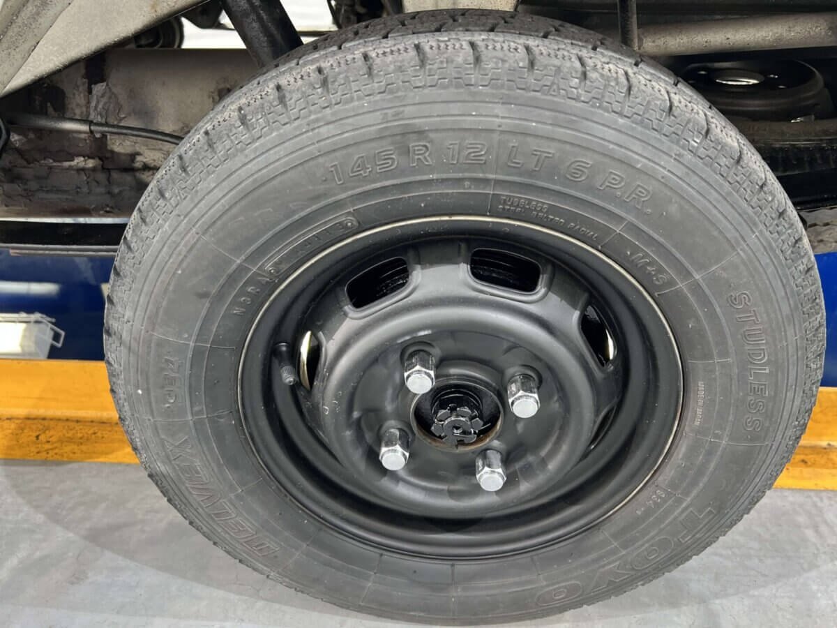 1990 Daihatsu Hijet JDM car for sale — photo 16 of 24
