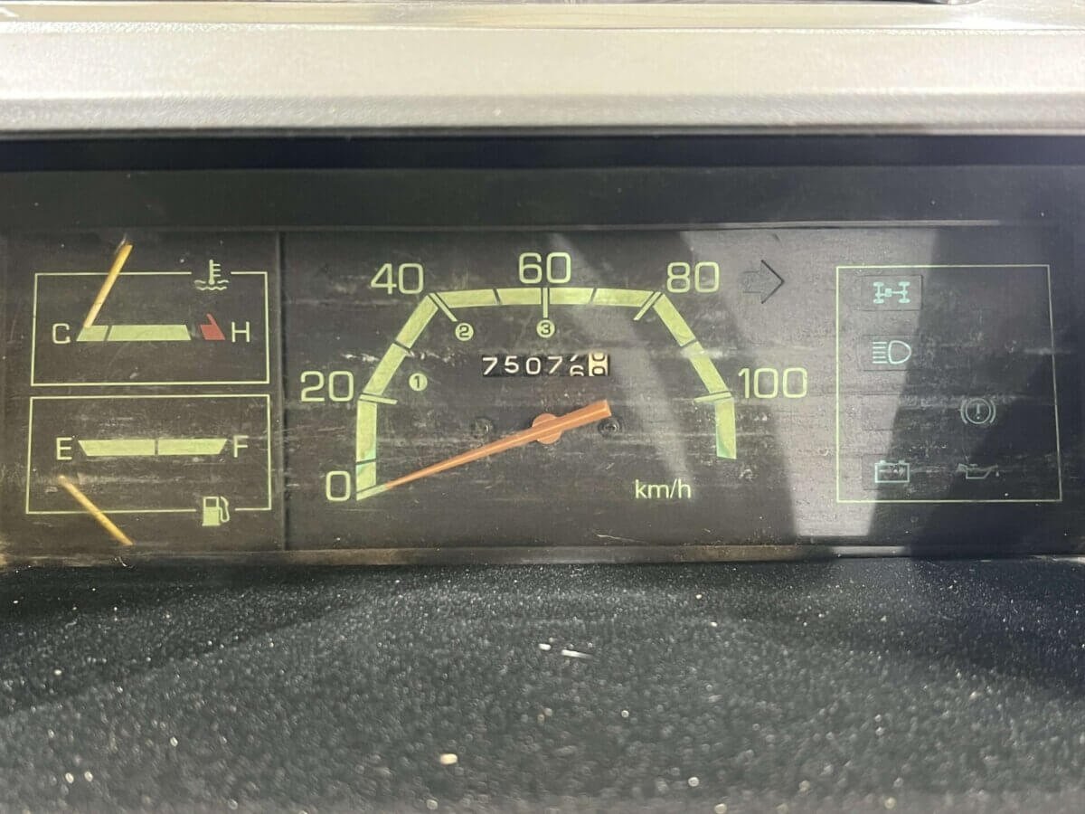 1990 Mitsubishi Minicab JDM car for sale — photo 11 of 25