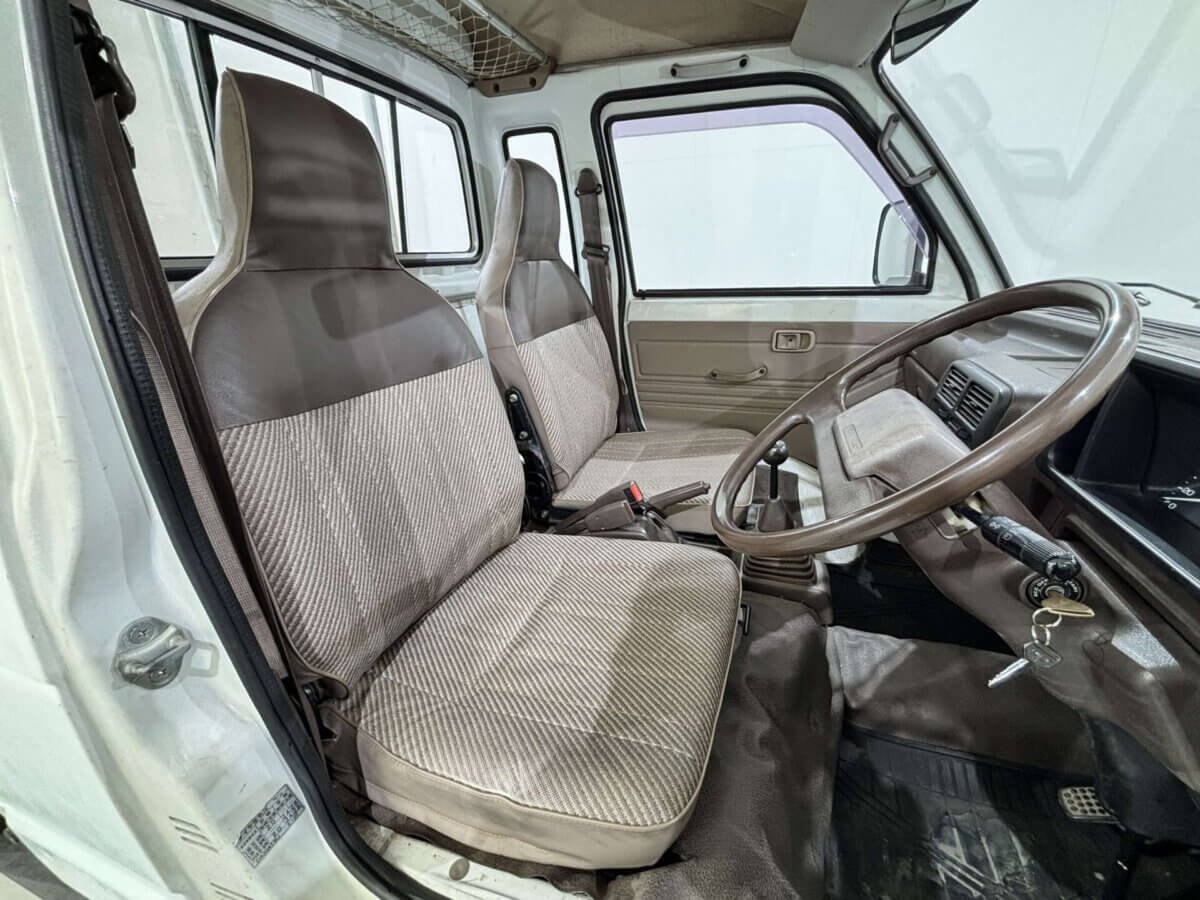 1991 Daihatsu Hijet JDM car for sale — photo 8 of 25