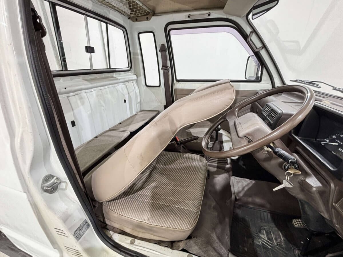 1991 Daihatsu Hijet JDM car for sale — photo 10 of 25
