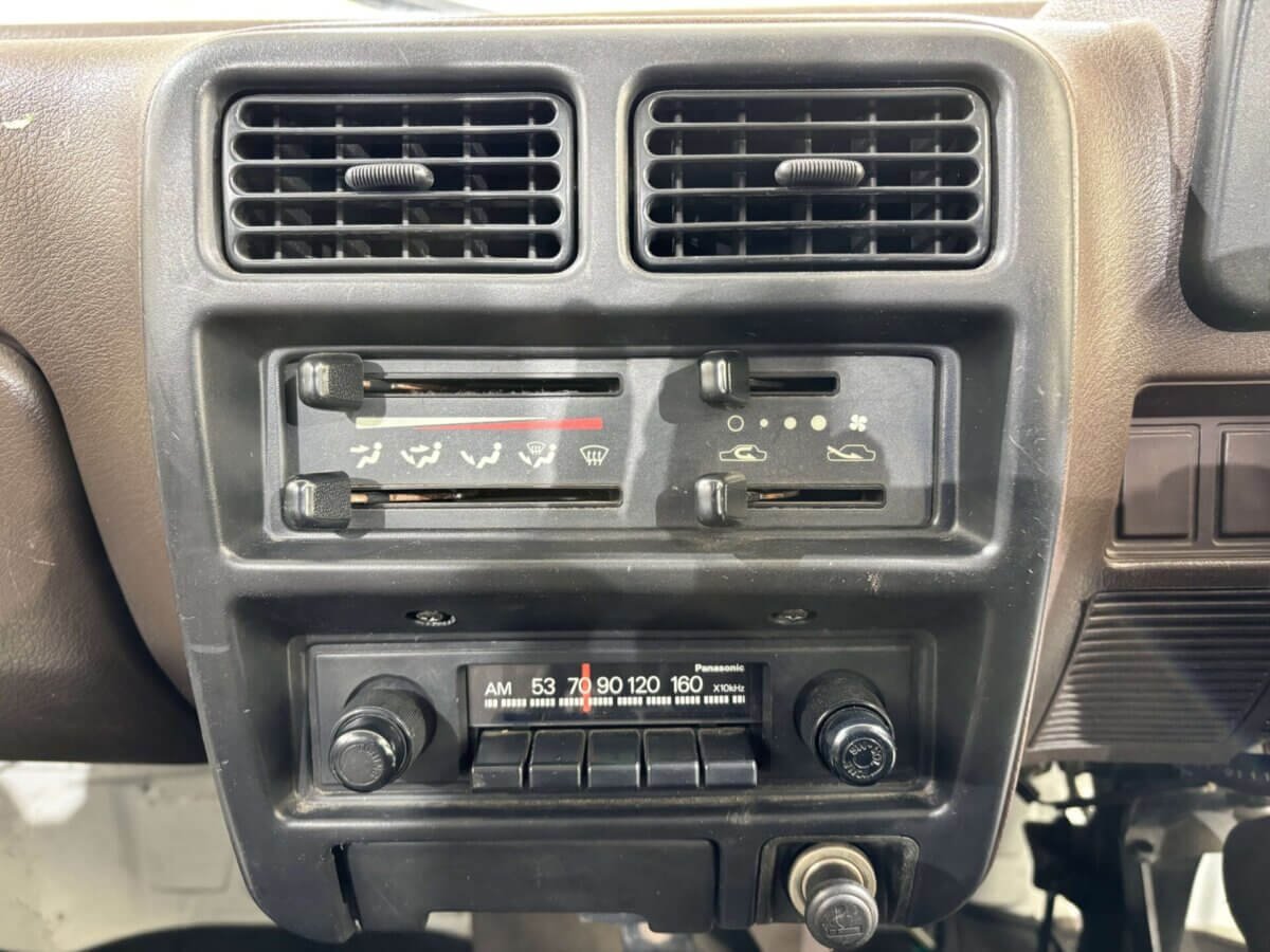 1991 Daihatsu Hijet JDM car for sale — photo 12 of 25