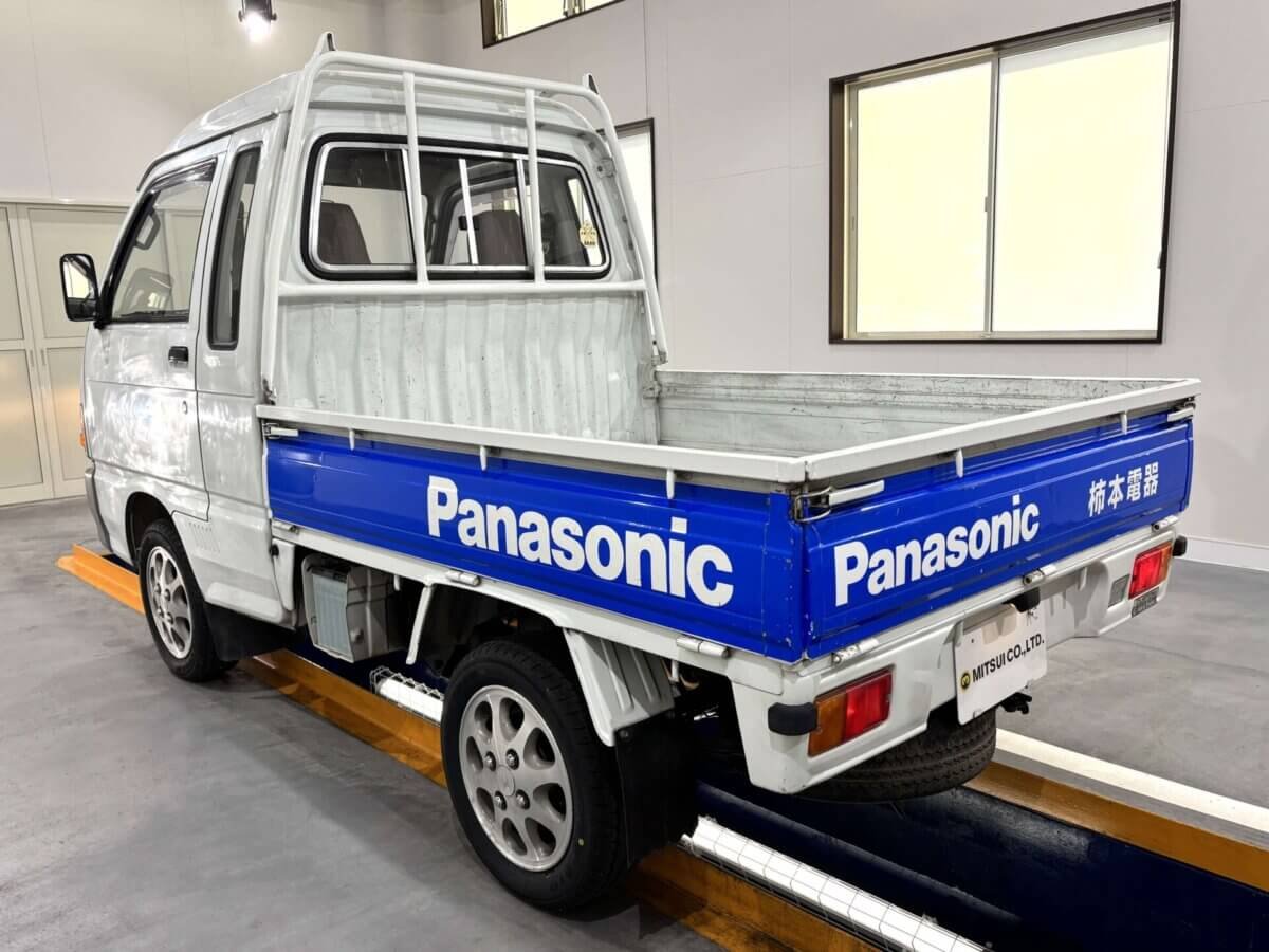 1991 Daihatsu Hijet JDM car for sale — photo 3 of 25