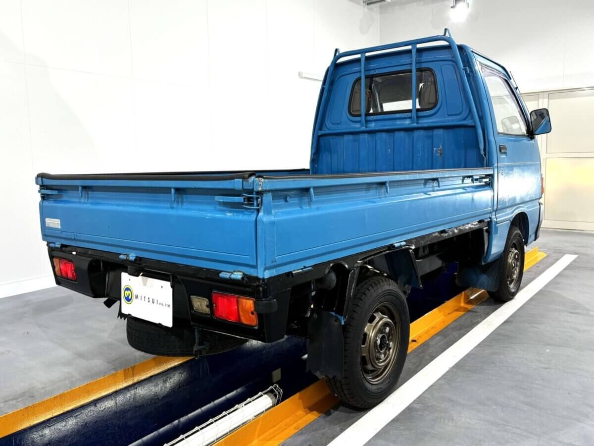 1993 Daihatsu Hijet JDM car for sale — photo 4 of 21