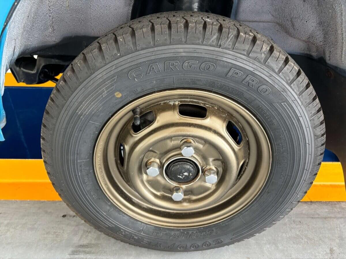 1993 Daihatsu Hijet JDM car for sale — photo 14 of 21