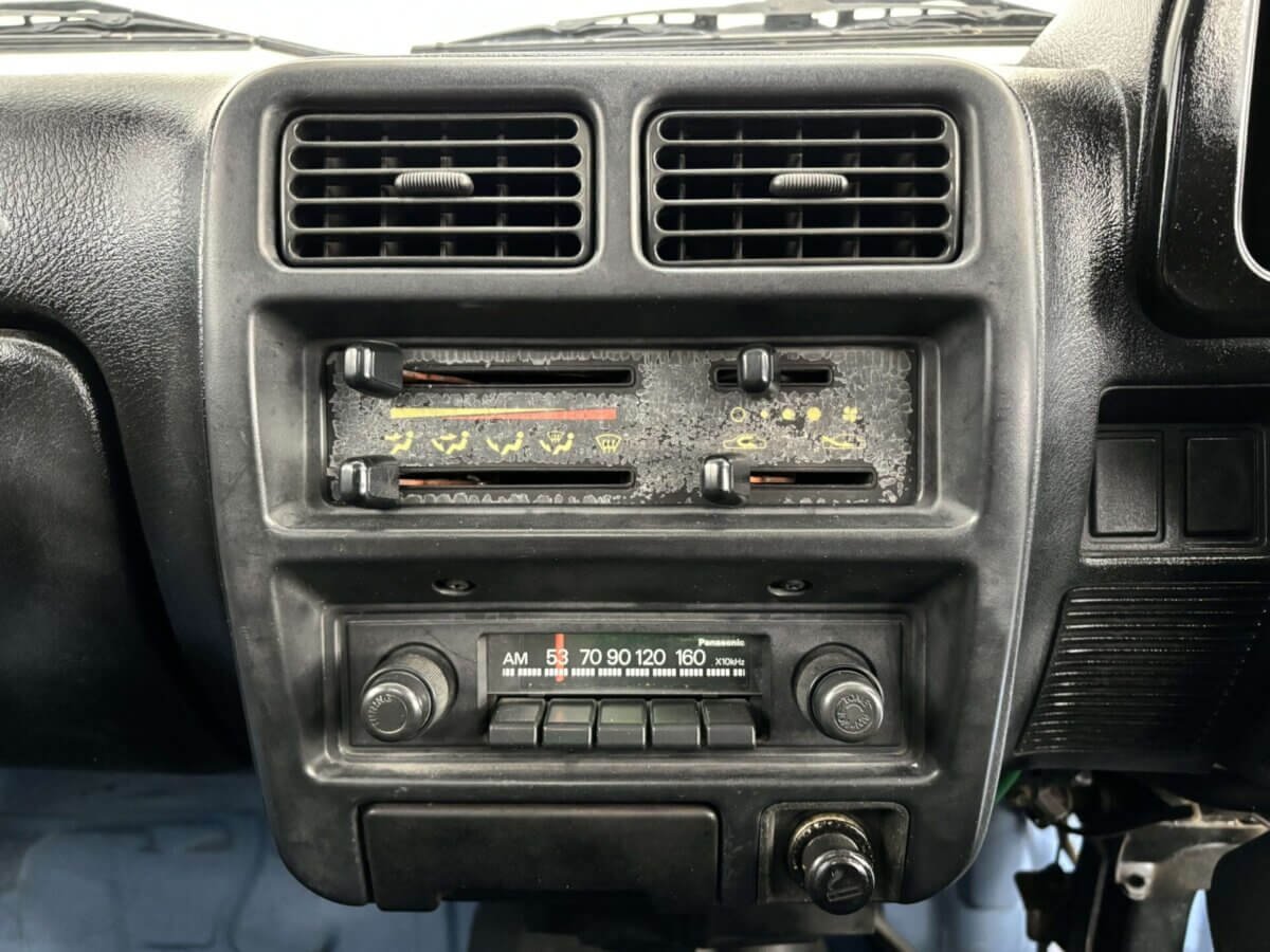 1993 Daihatsu Hijet JDM car for sale — photo 9 of 21