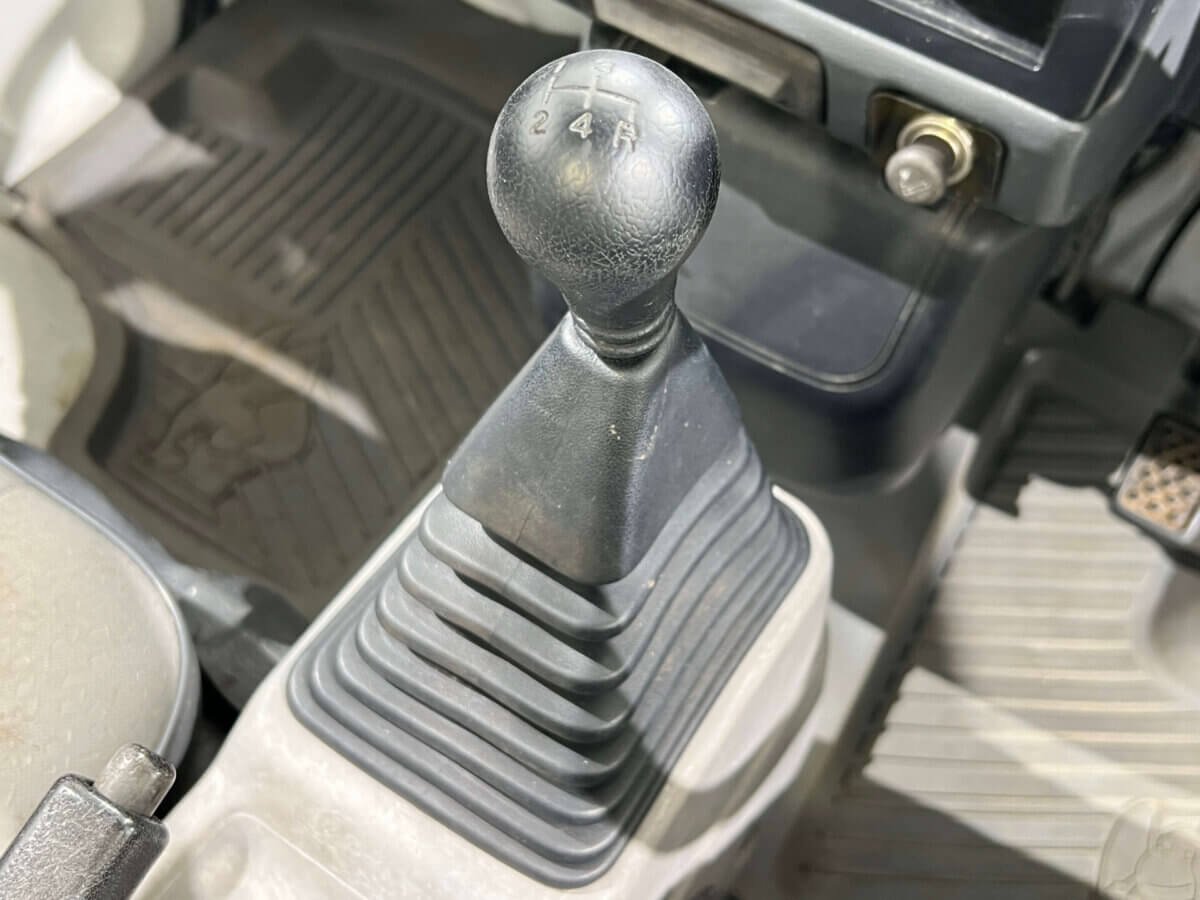 1993 Mitsubishi Minicab JDM car for sale — photo 13 of 25