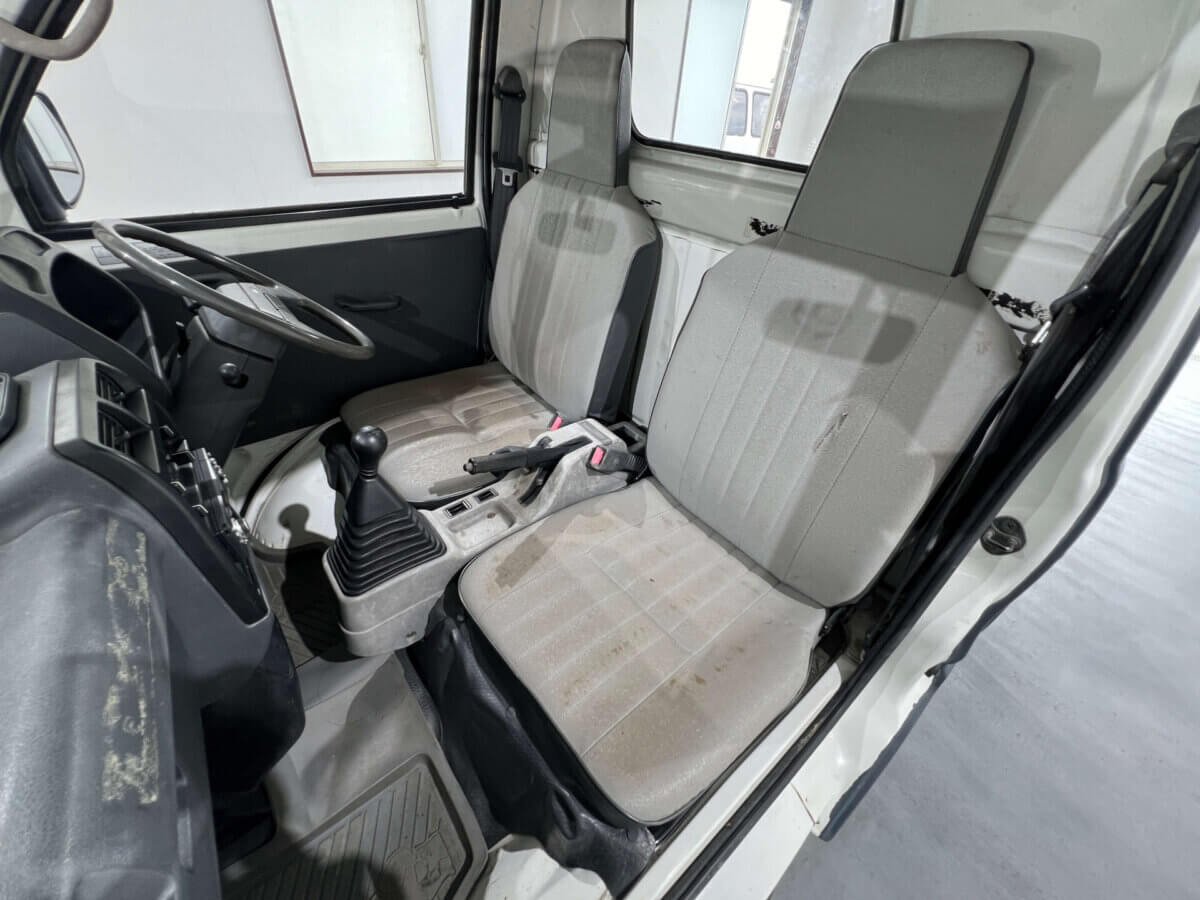 1993 Mitsubishi Minicab JDM car for sale — photo 11 of 25