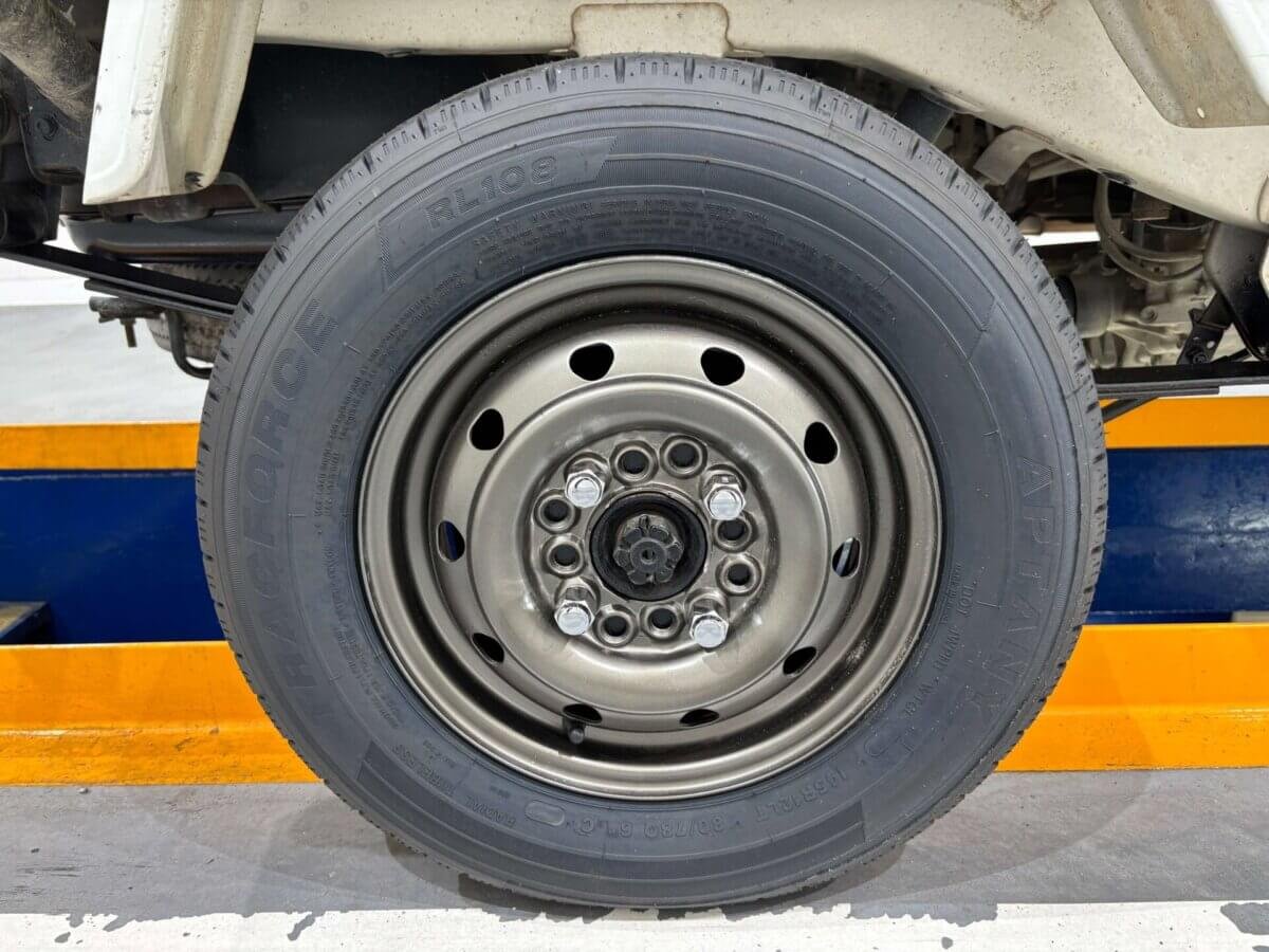 1994 Daihatsu Hijet JDM car for sale — photo 14 of 24