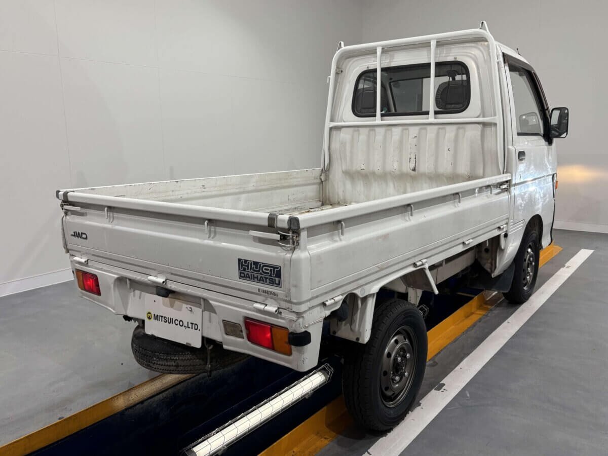 1994 Daihatsu Hijet JDM car for sale — photo 4 of 24