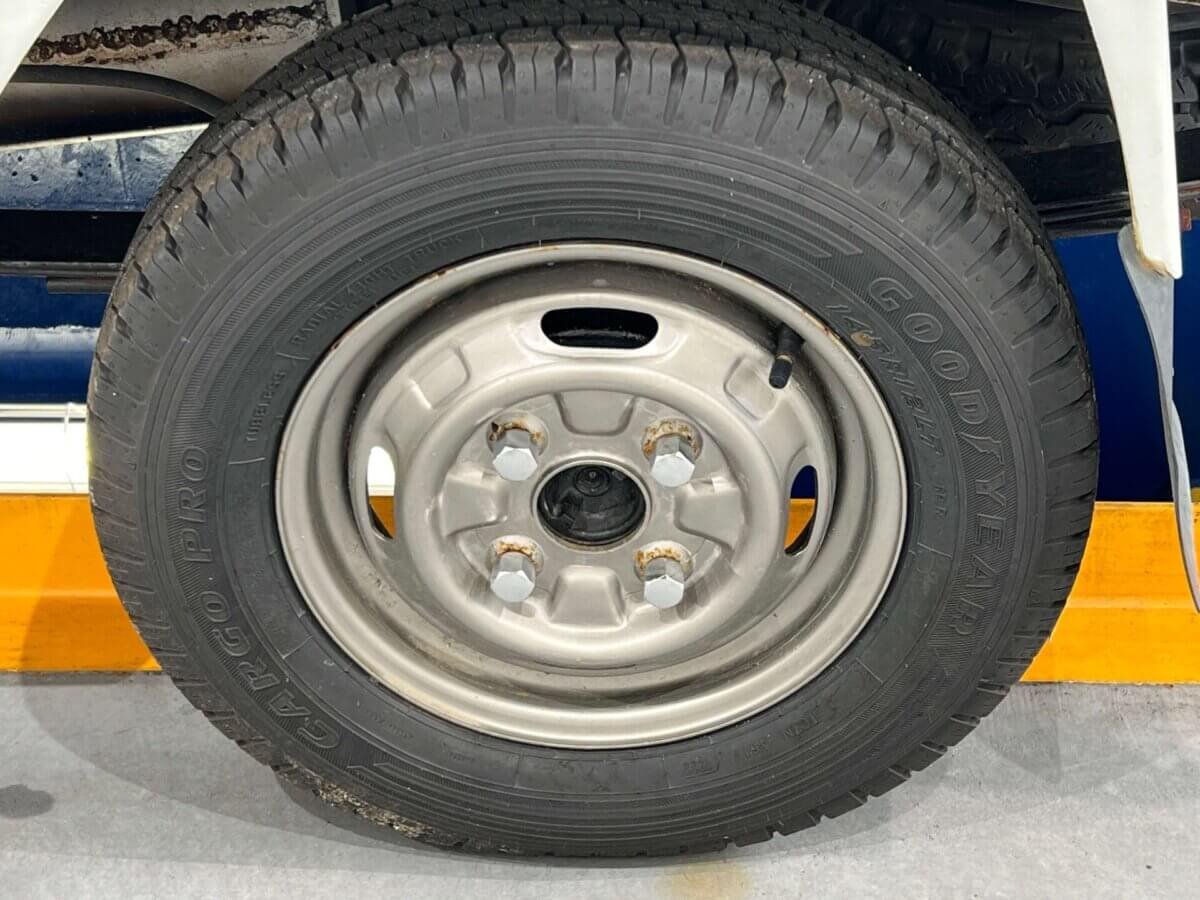 1994 Mitsubishi Minicab JDM car for sale — photo 16 of 24