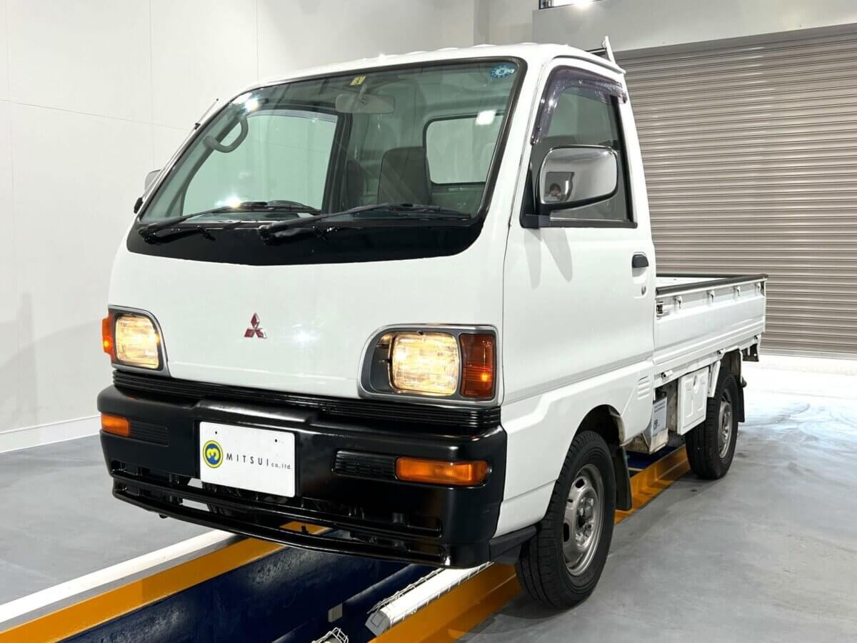 1994 Mitsubishi Minicab JDM car for sale — photo 2 of 24