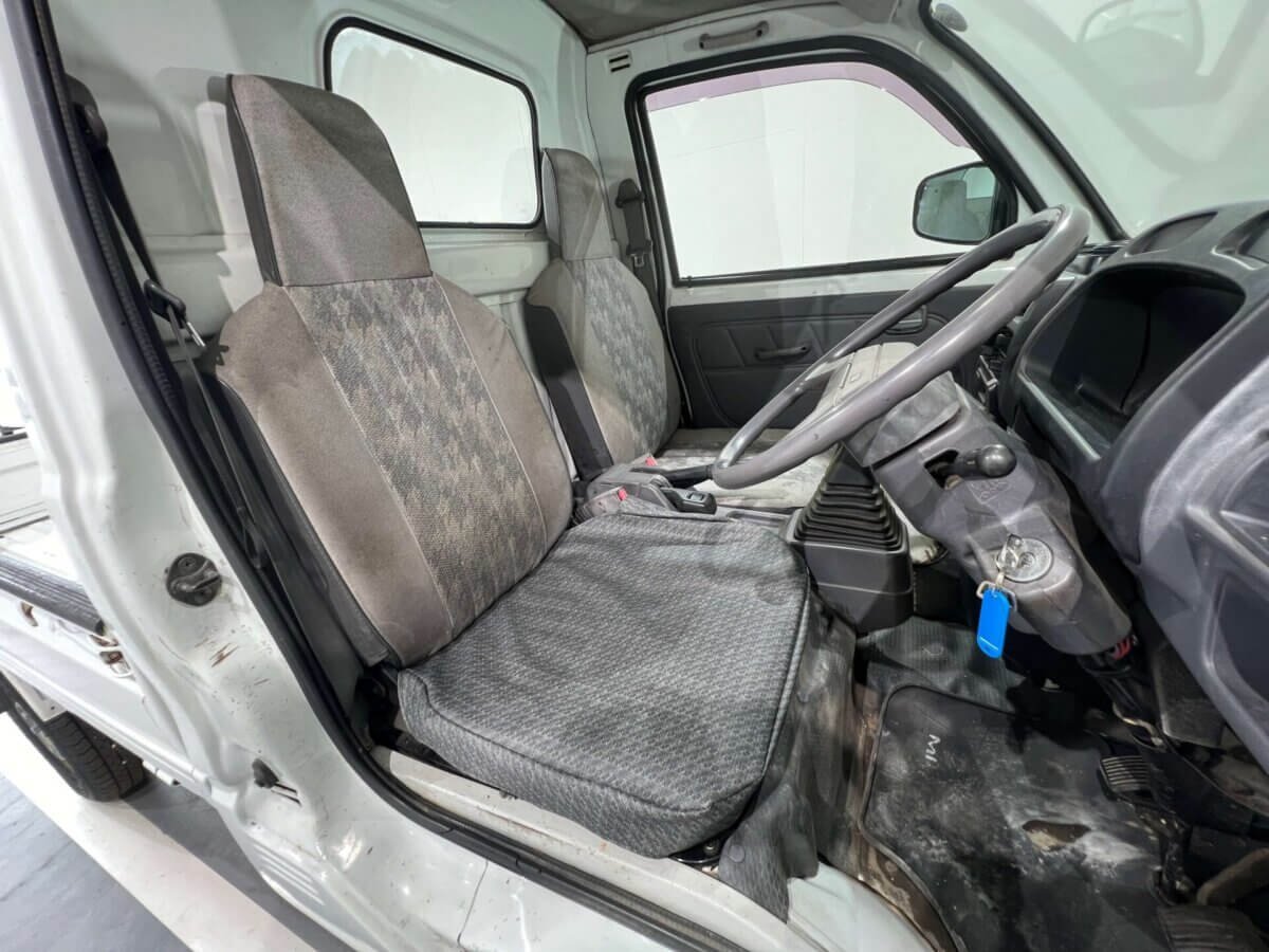 1994 Mitsubishi Minicab JDM car for sale — photo 9 of 24