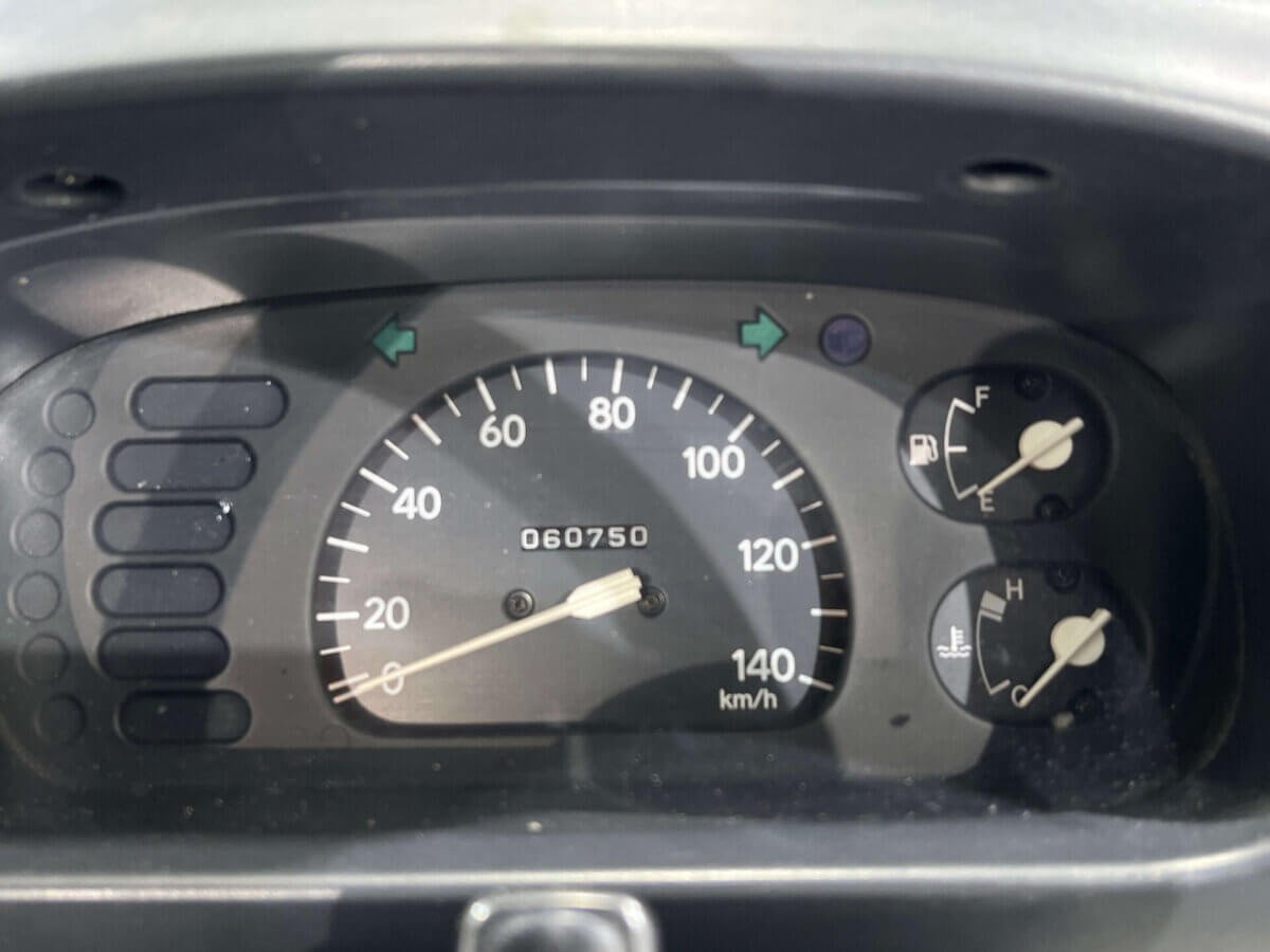 1995 Daihatsu Hijet JDM car for sale — photo 7 of 25