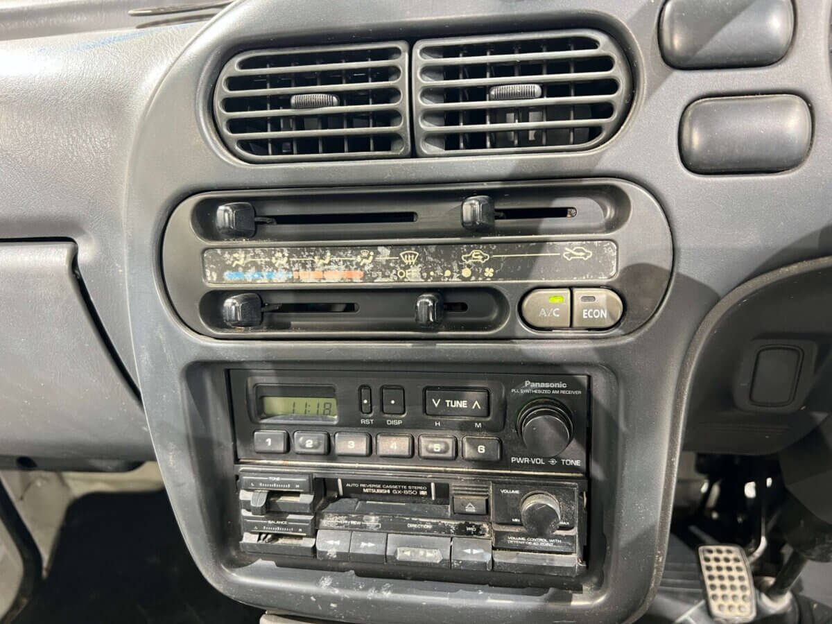 1995 Daihatsu Hijet JDM car for sale — photo 10 of 25