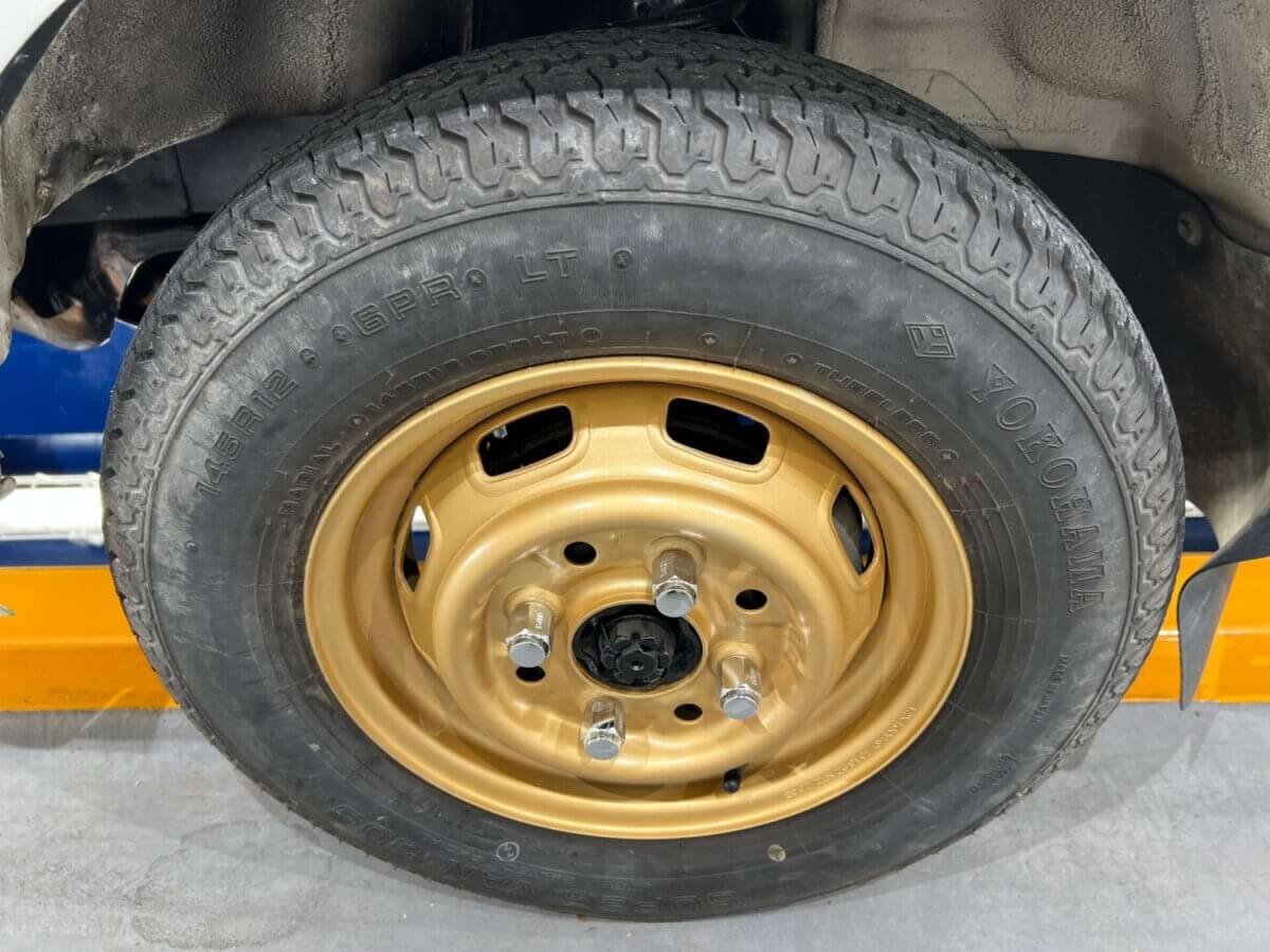 1995 Daihatsu Hijet JDM car for sale — photo 18 of 25