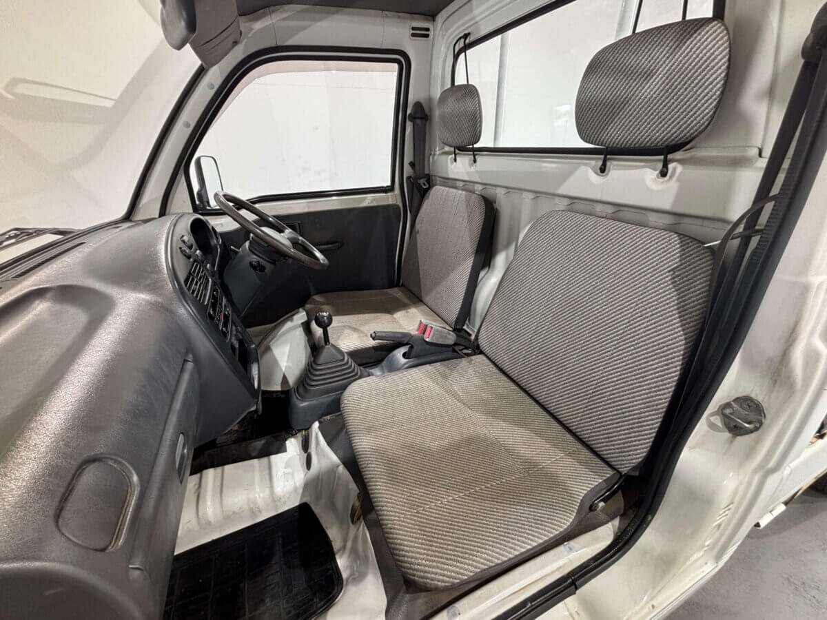 1995 Daihatsu Hijet JDM car for sale — photo 9 of 23