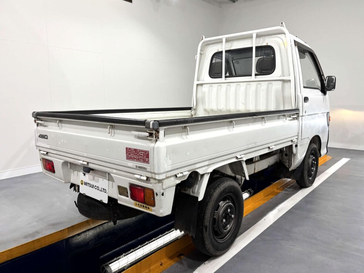 1995 Daihatsu Hijet JDM car for sale — photo 4 of 23