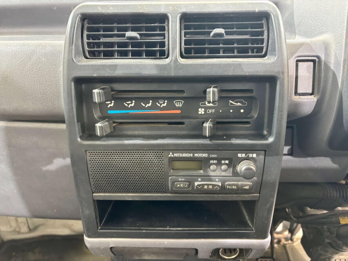 1996 Mitsubishi Minicab JDM car for sale — photo 10 of 23