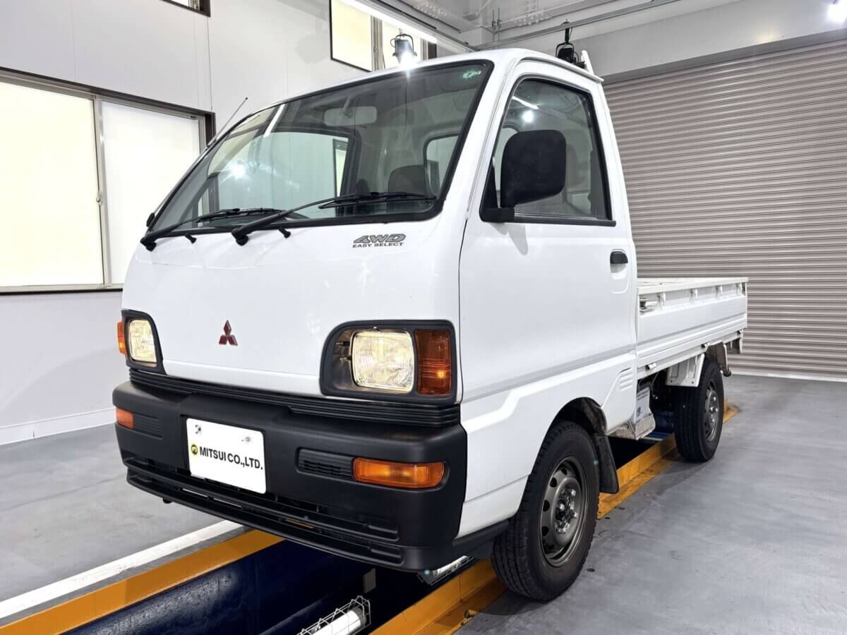 1996 Mitsubishi Minicab JDM car for sale — photo 2 of 23
