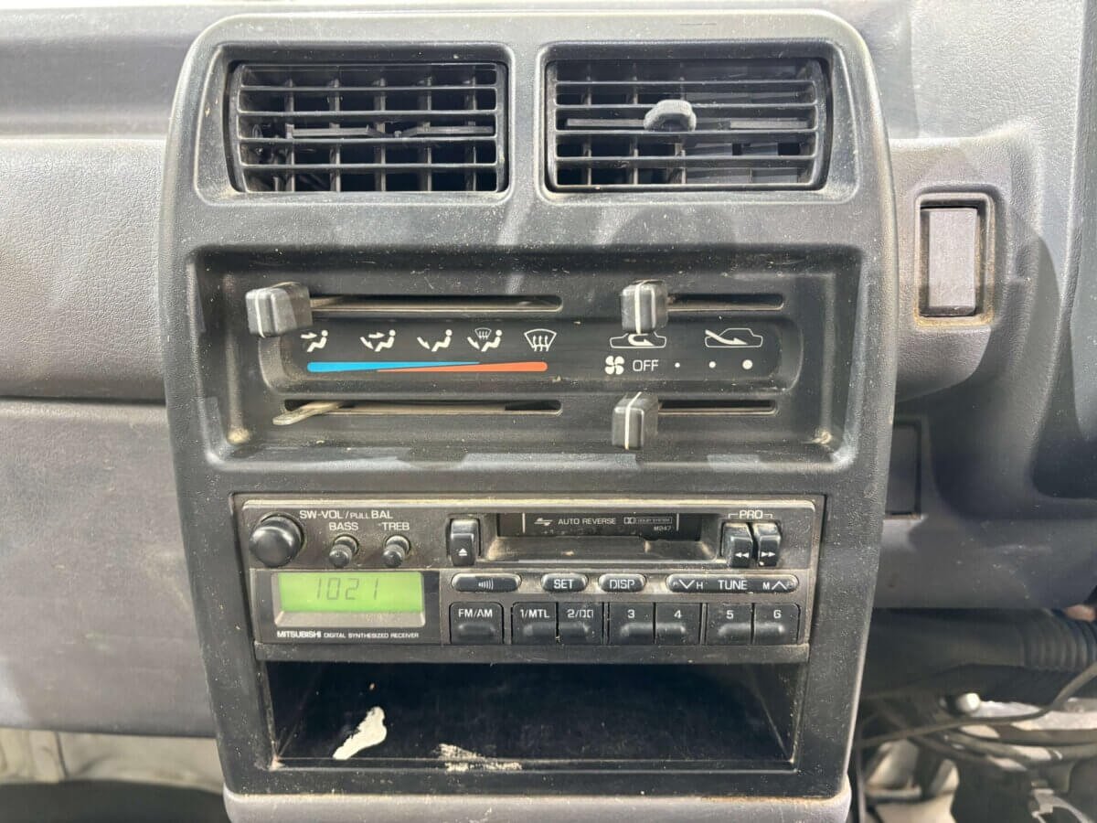 1996 Mitsubishi Minicab JDM car for sale — photo 11 of 25