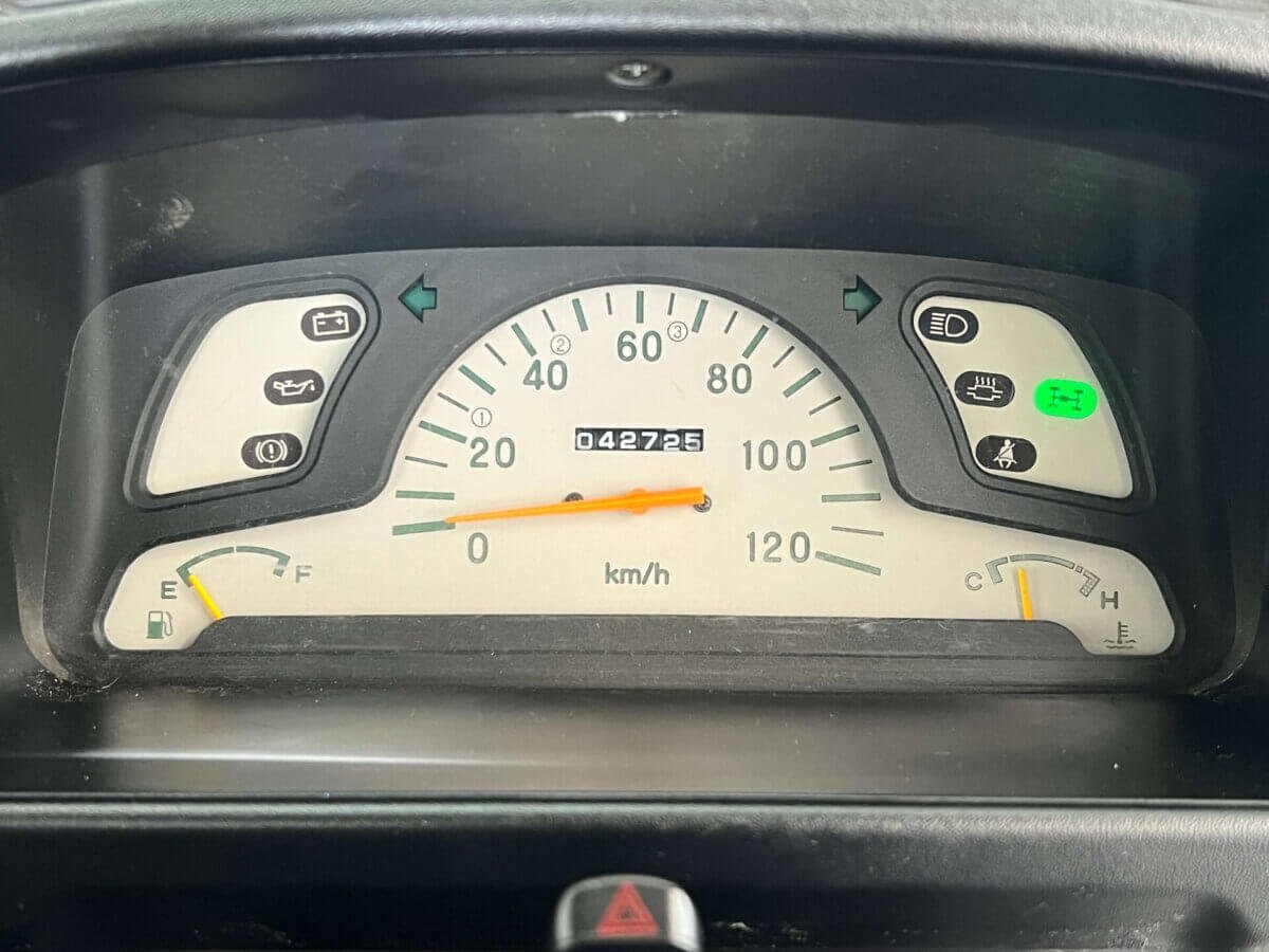 1996 Mitsubishi Minicab JDM car for sale — photo 8 of 25