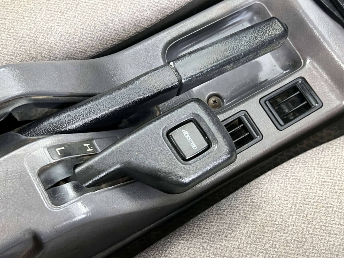1996 Mitsubishi Minicab JDM car for sale — photo 14 of 25