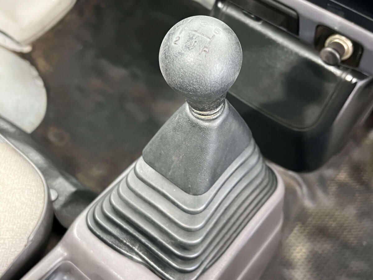 1996 Mitsubishi Minicab JDM car for sale — photo 13 of 25
