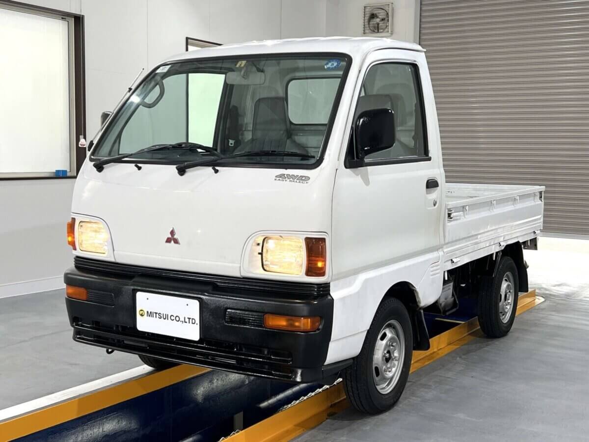 1996 Mitsubishi Minicab JDM car for sale — photo 2 of 25